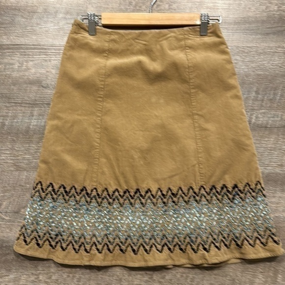 Boden khaki tan brown corduroy skirt with blue Rick rack detail size 8 - Picture 9 of 10
